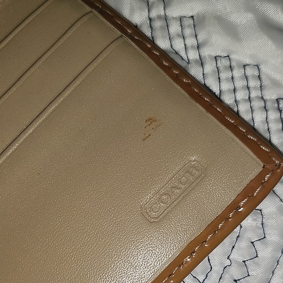 Coach Signature Canvas Wallet - Picture 8 of 12